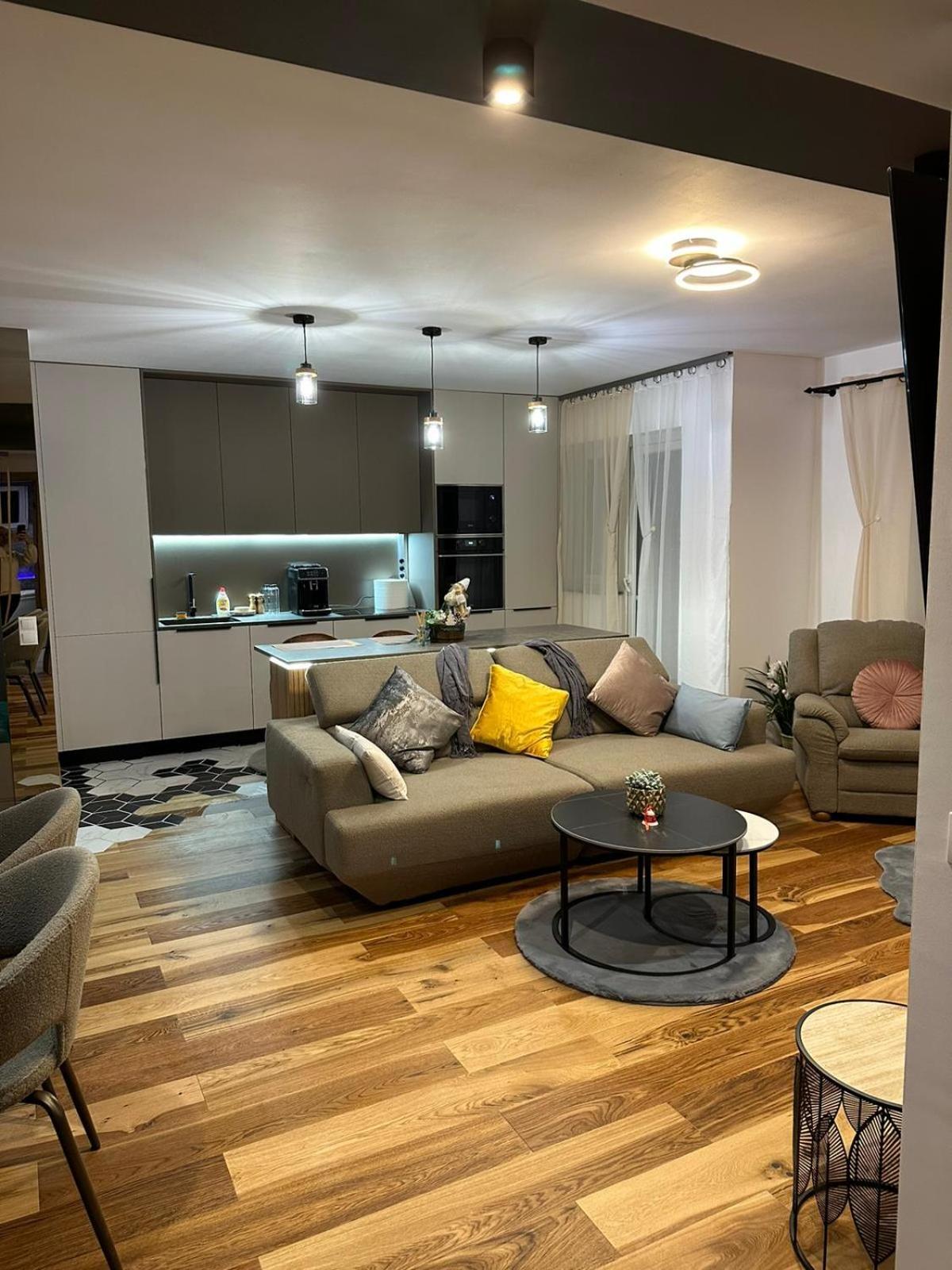 Apartament De Lux Andre Сибиу Экстерьер фото